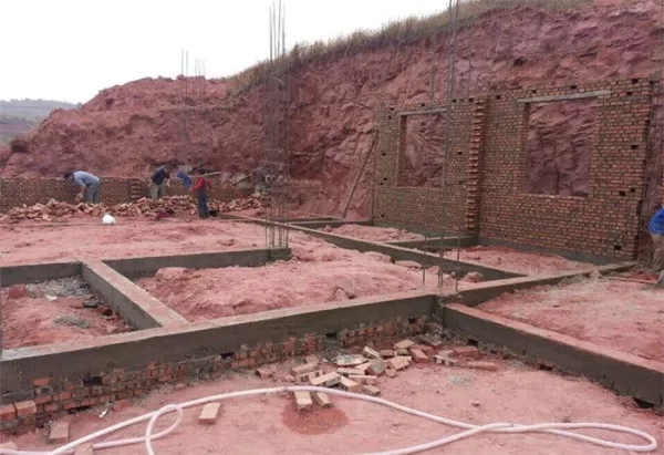 農(nóng)村建房遇到下雨也不用怕，照著這樣做就可以萬無一失！